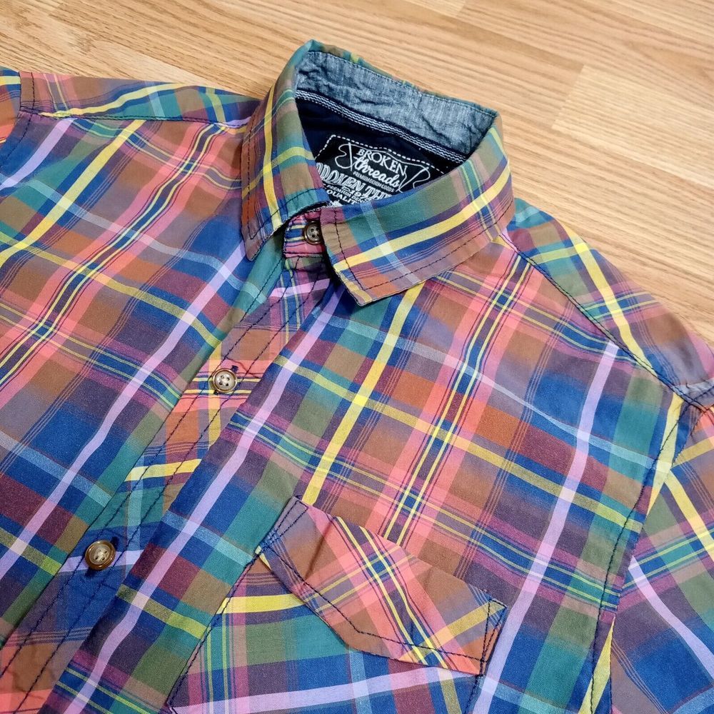 Broken Threads Shirt Mens Sz M Short‎ Sleeve Plaid Cotton/Poly Button Up